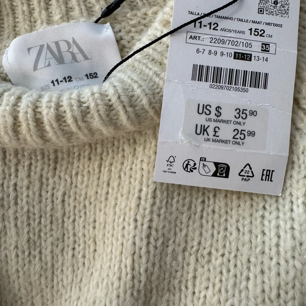 NWT Zara Girls Cream and Black Striped ‘New York’ Sweater Size 11/12 years
